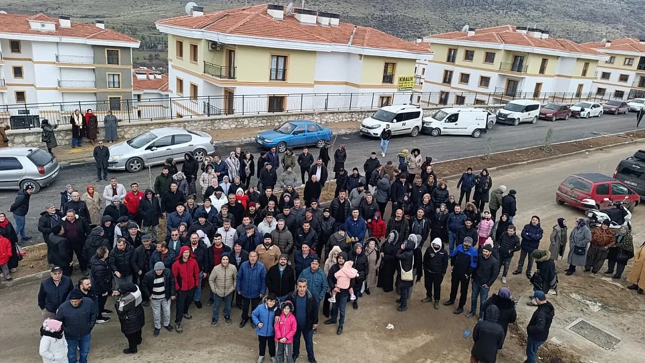 Gökçe TOKİ'de 'Ayıplı Teslimat' İsyanı: Hem Evler Dökülüyor Hem Cüzdanlar Yanıyor